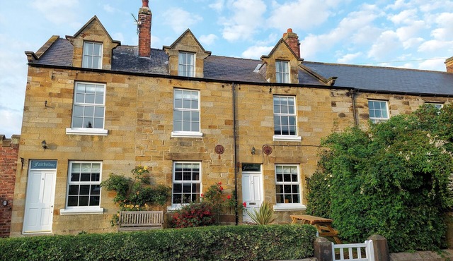FAIR HOLME, pet friendly, character holiday cottage in Hinderwell