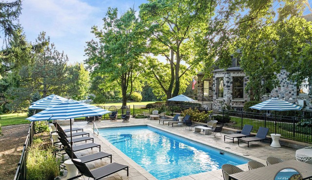 Fairfields Mansion | Heated Saltwater Pool | Theater Room | Luxury | Historical