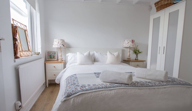 Fairlight - Charming coastal home on the beach