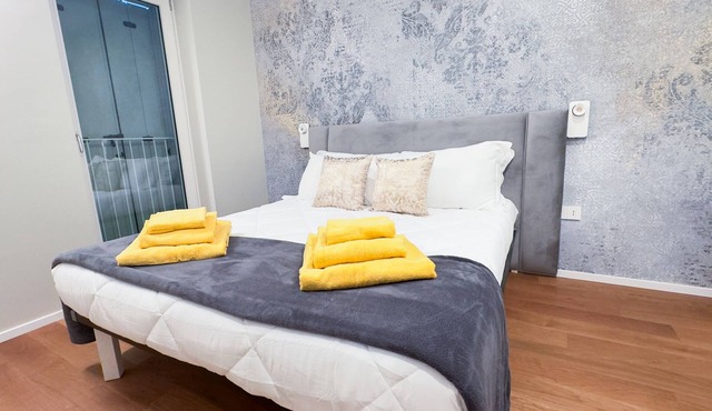 Fairmont Seafront Venice Suite by Ca-Sa Check