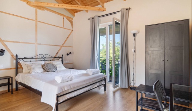 Fairytale Apartment with Sea View, Wi-Fi, and Air Conditioning