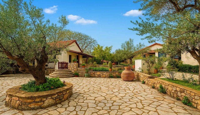 Fairytale Blue-Chranoi Seaside Retreats Up to 8ppl