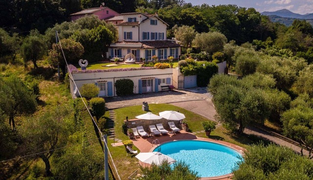 Fairytale Farmhouse Villa with Views and Pool