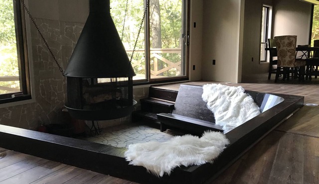 Fairytale home w/Game Rooms, Views