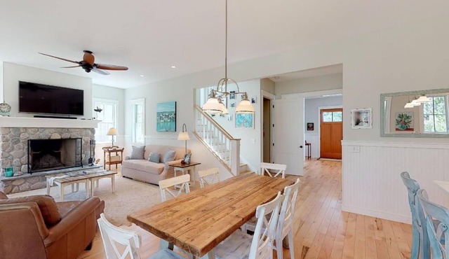 Fall 2026 dates available - Clean, gorgeous 5 bedroom property in town!