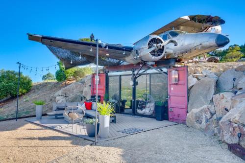 Fallbrook Airplane Home w/Fire Pit & Mtn Views!