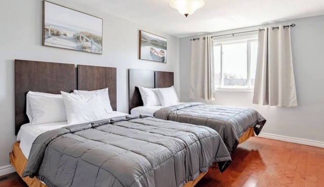 Falls Holiday House Niagara Falls