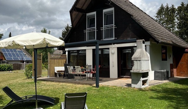 Familienfreundliches Haus mit großer Terrasse by Interhome
