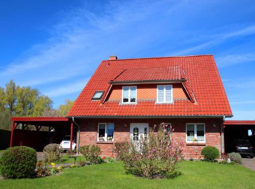 Familienfreundliche Haushaelfte in Alt Bukow
