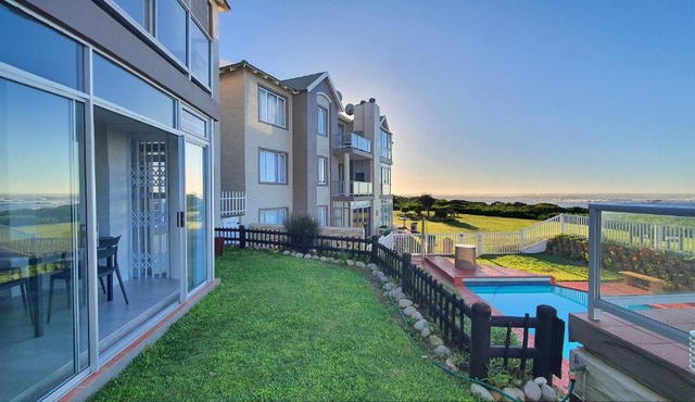 Family Beach Escape: fully-equipped 6 sleeper apartment