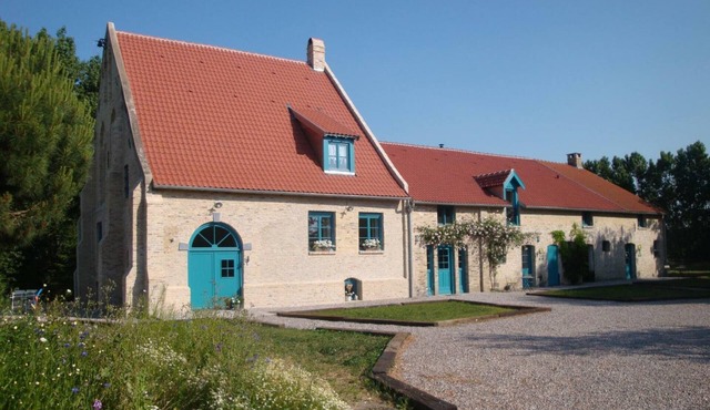Family Cottage in 1713 Farm, Private Garden and Games