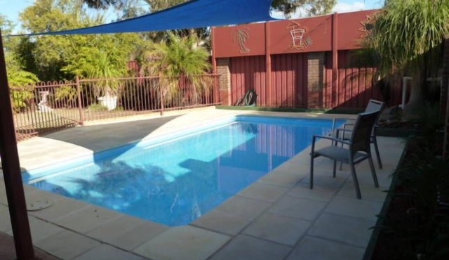Family Friendly and Outdoor Pool at "Riverside on Eighth Mildura"