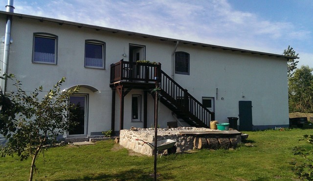 family-friendly apartment 'Stonecrop' - Country Holidays - Pets welcome!