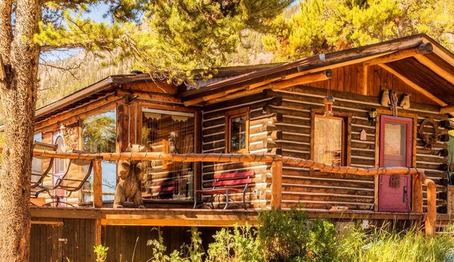 Family-Friendly Cabin Rental with Wood-Burning Fireplace in the Rocky Mountains, Colorado