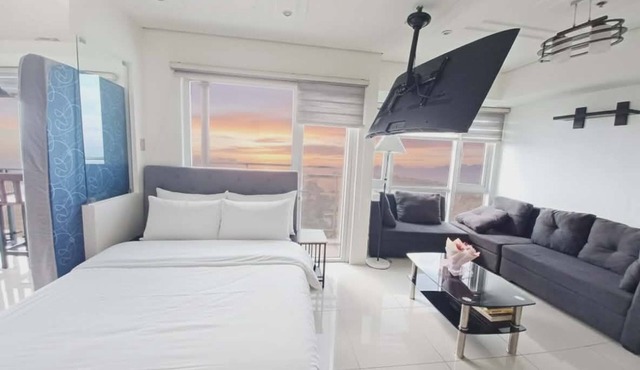 Family-Friendly Deluxe Condo – Close to Intramuros, Rizal Park, Manila Bay,