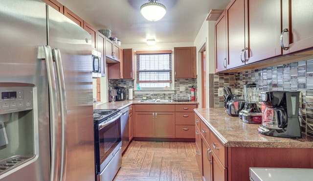 Family-friendly Detroit Home: 12 Mi to Downtown!