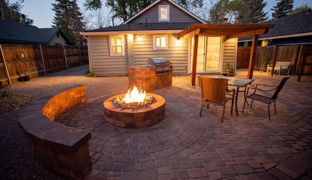 Family Friendly Downtown Retreat-A/C Fire Pit