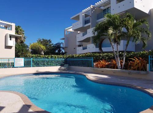 Family Friendly Escape, Pool & Close to Beach Fun