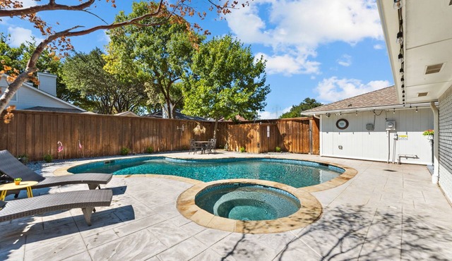 Family Friendly, Heated Pool Spa, 2 King Beds, Games, Grill, Cornhole, Foosball