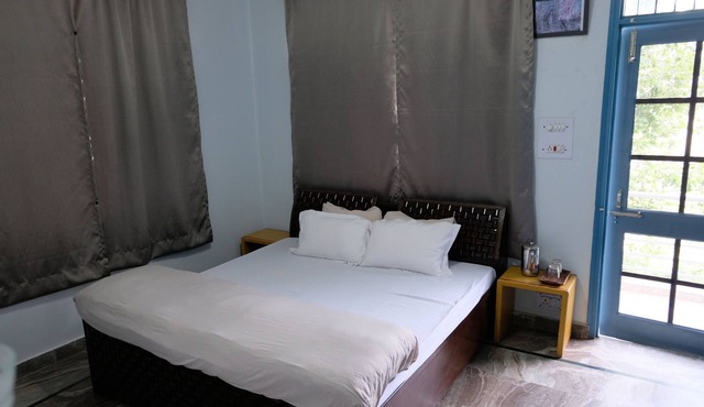 Family-friendly Independent Studio Unit in Solan, Himachal Pradesh, India