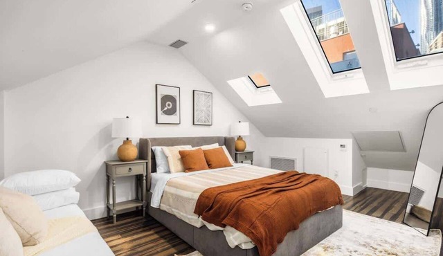 Family-Friendly NYC Retreat, Walk to Seaport!