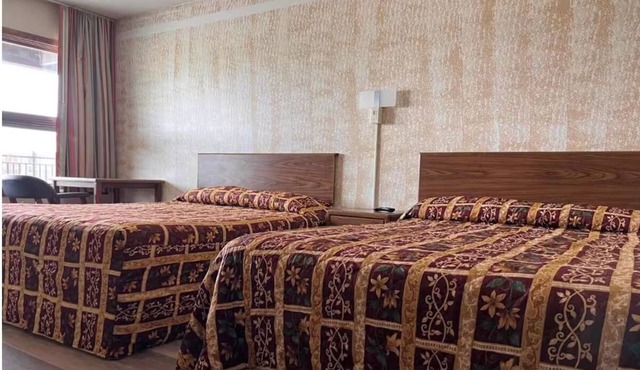 Family-Friendly Room Perfect for a Relaxed Group Stay