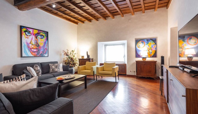 Family friendly spacious apartment very central: art history shopping dining out
