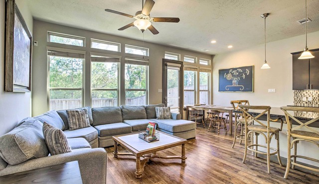 Family-Friendly Spring Townhouse w/ Backyard!