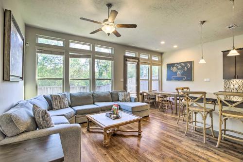 Family-Friendly Spring Townhouse w/Backyard!