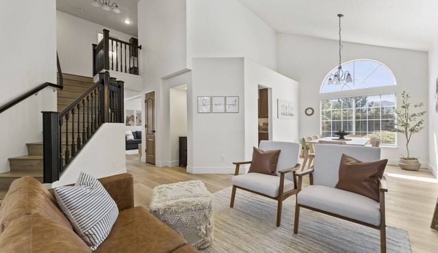 Family Friendly! The Peachtree House, Reno's Scandinavian Haven