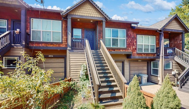 Family-Friendly Townhouse with High-Speed WiFi, and Washer/Dryer