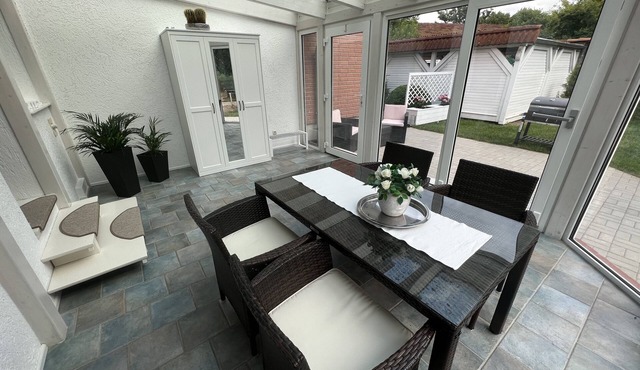 Family-friendly vacation apartment with conservatory