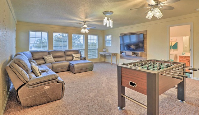 Family-Friendly Woodway Home with Private Yard!