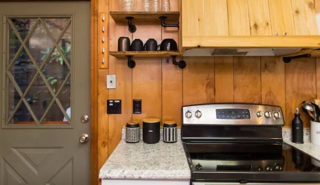 Family Fun Cabin Great Location Pool & Tennis