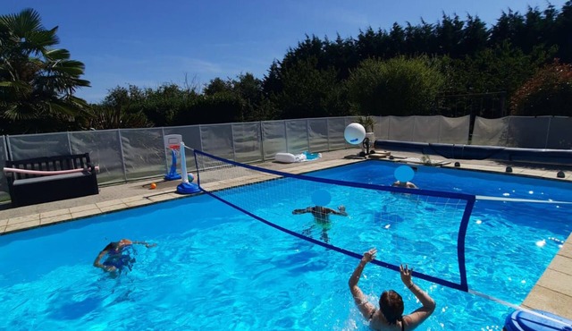 Family home with heated pool, near the D-Day landing beaches