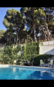 Family home with pool and garden in Tudela center
