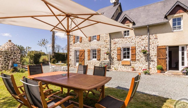 Family house with wifi and pets allowed, near the coast