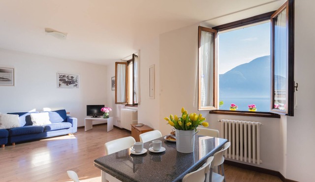 Family Lake Apartment