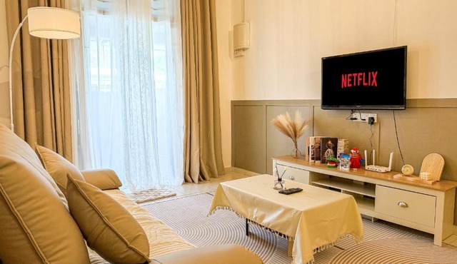 Family Landed 2BR House with Coway Free WiFi and Netflix for 8 Guests