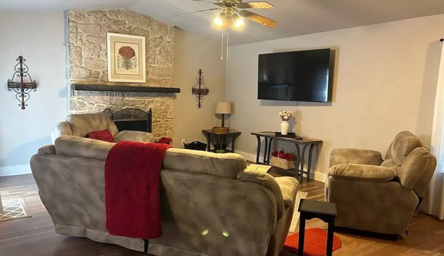 Family & Pet Friendly Broken Arrow Getaway