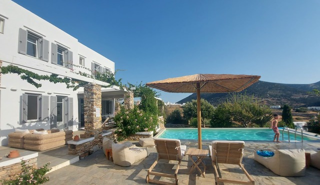 Family Pool Villa At The Heart Of Sifnos