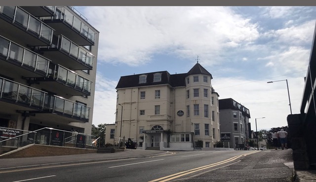 FAMILY ROOM FOR 4 PEOPLE - CAPITAL ONE HOTEL - BOURNEMOUTH CENTRE WEST CLIFF
