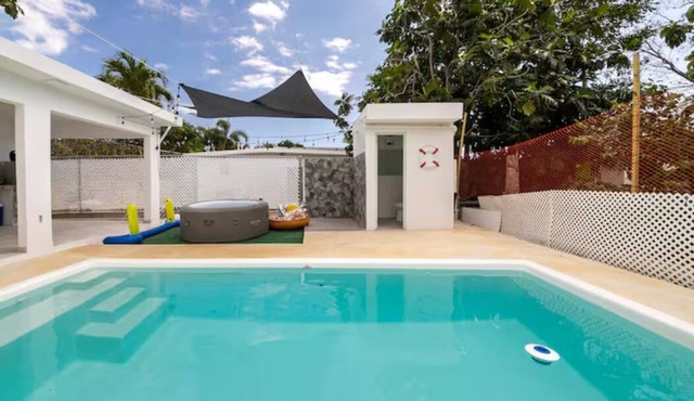 Family Southern Getaway Private Pool & Jacuzzi