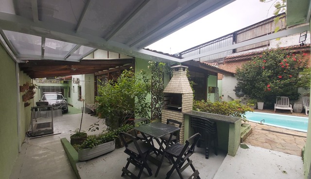 Family suite for up to 8 guests with swimming pool, hot/cold air conditioning, etc.