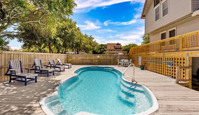 Family Tradition: Private Pool, Golf Views, OBX