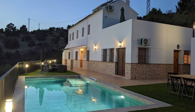 Family Villa with a pool. Sleeps 6 with En-suites.