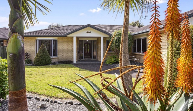 Fantails Roost - Bowentown Holiday Home