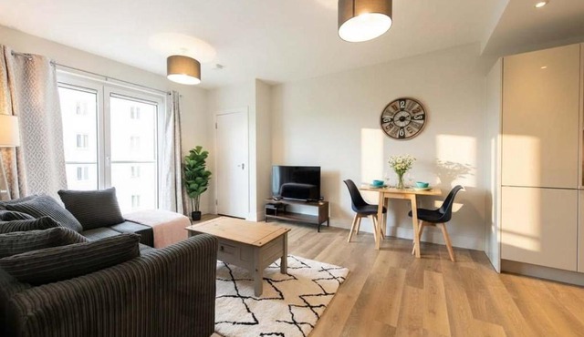 Fantastic 1 Bed Apartment in Crawley