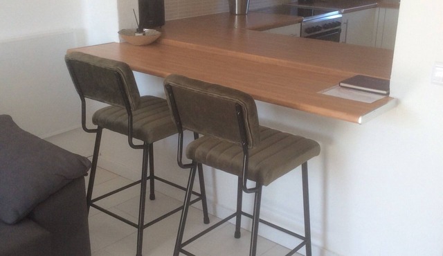 Fantastic 1 bedroom Apt. en suite bathroom, with wifi, uk tv, great location