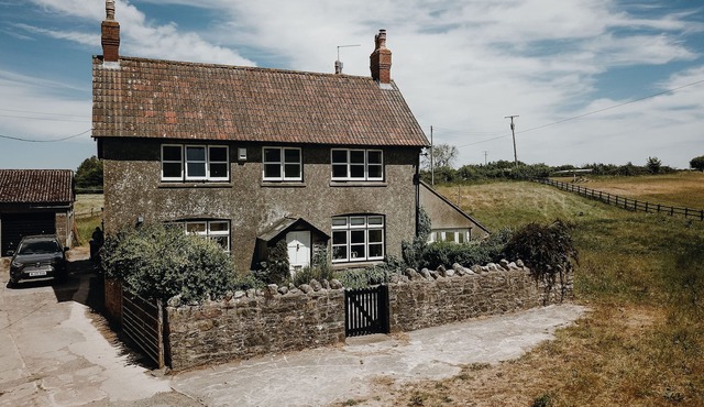 Fantastic 11-Bed Country Farmhouse with Games Room